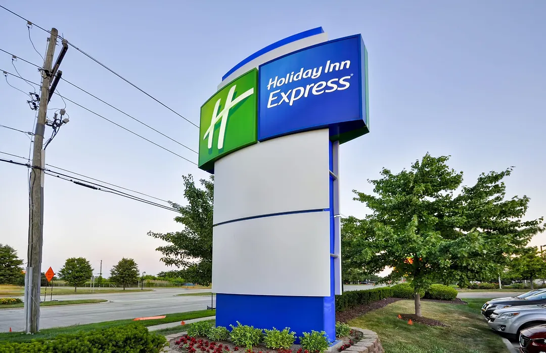 Holiday Inn Express Romulus / Detroit Airport By Ihg-1