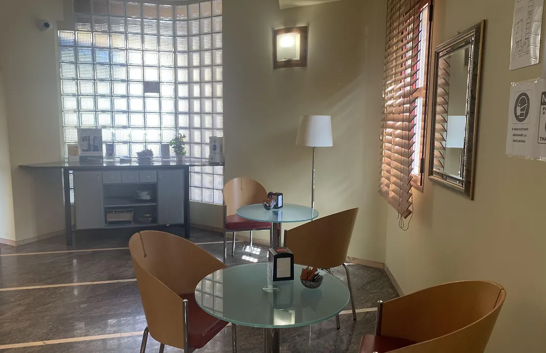 Hotel Maxim-1