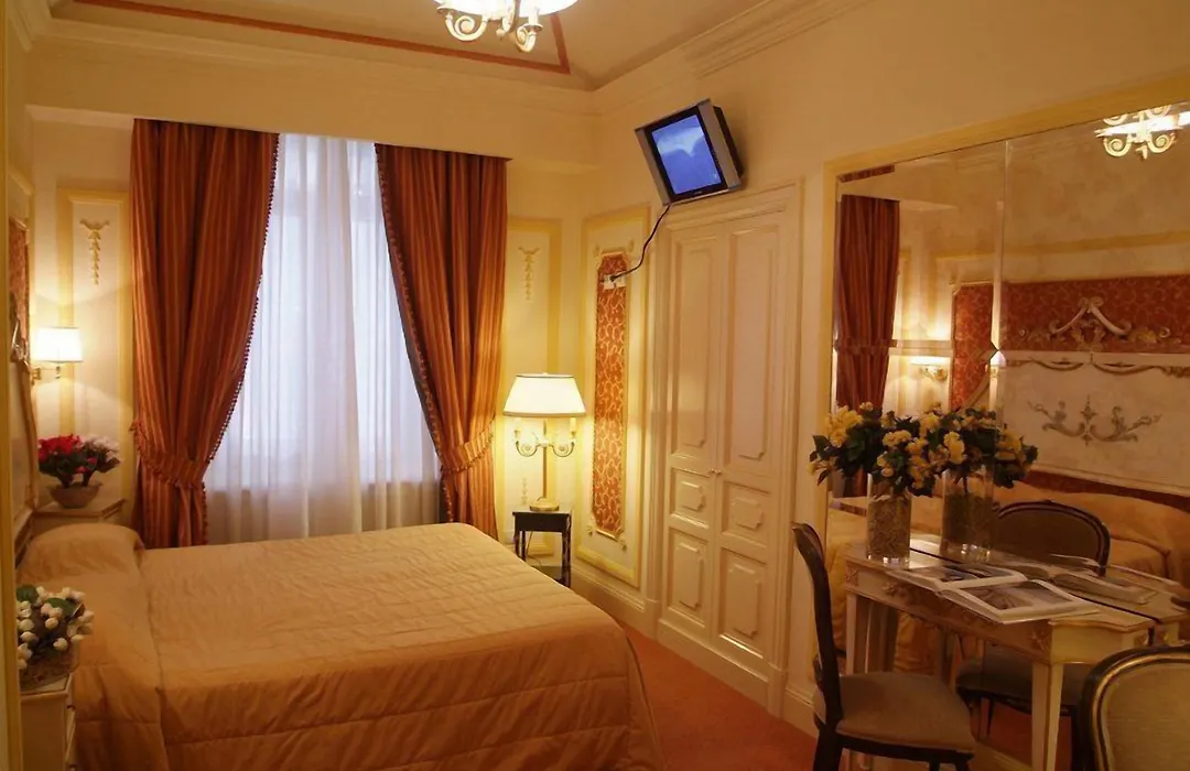 Hotel Champagne Palace-1