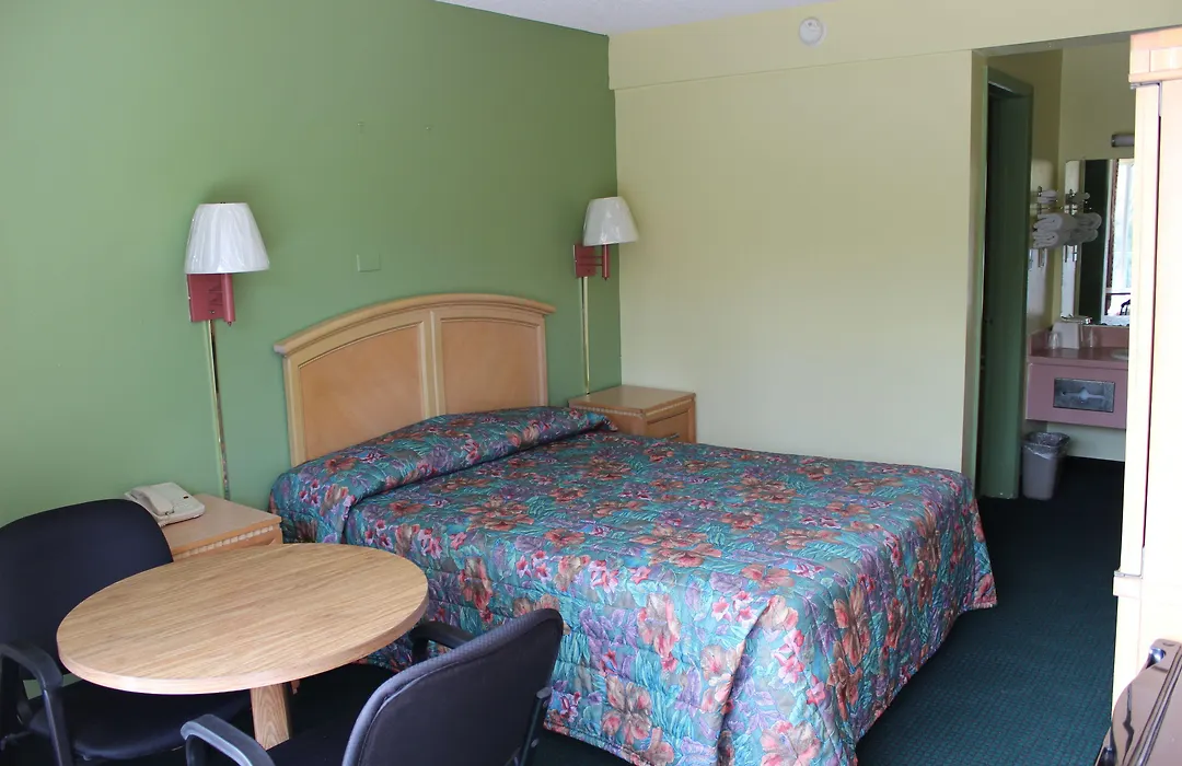 Travelers Inn Gainesville-1
