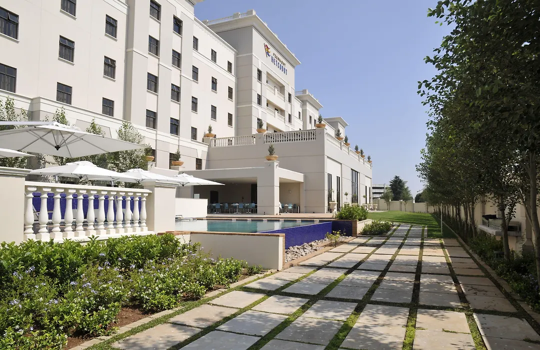 Peermont Metcourt Suites At Emperors Palace-1