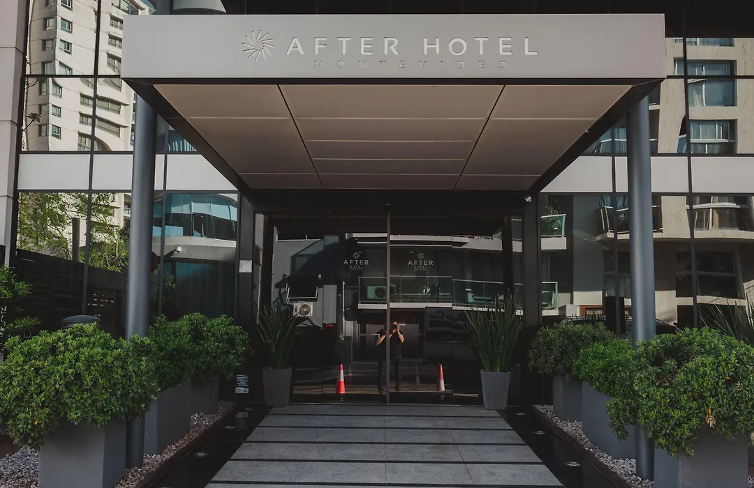 After Hotel Montevideo-1