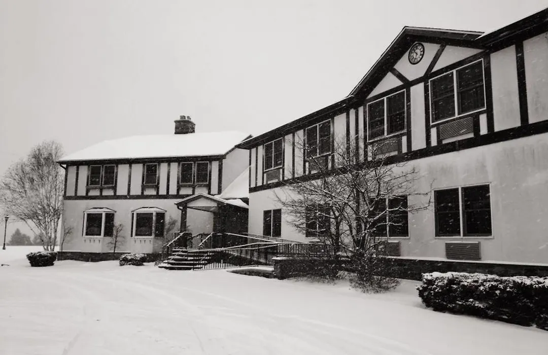 Camelot Restaurant & Inn (Adults Only)-1
