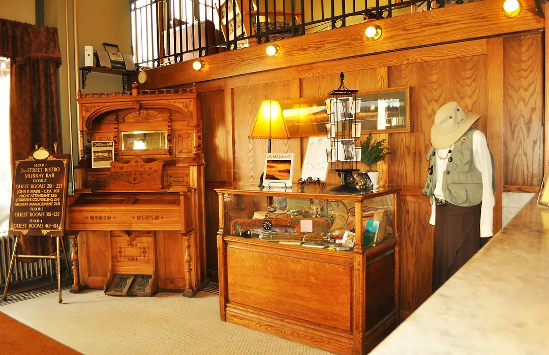 Murray Hotel Livingston-1