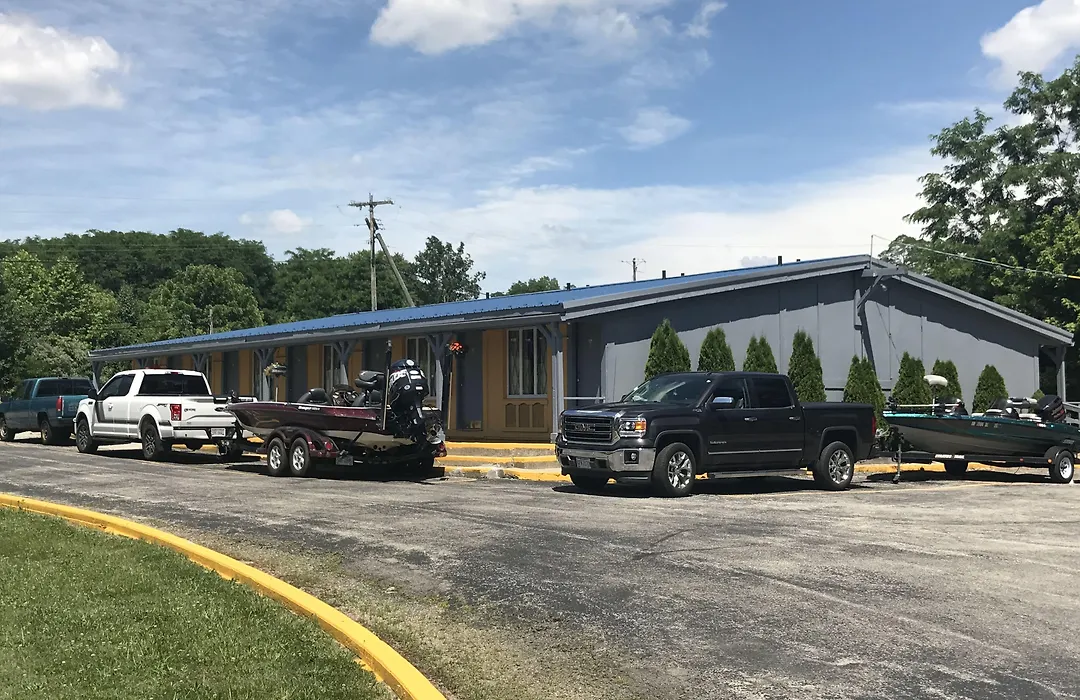 Greystone Motel-1