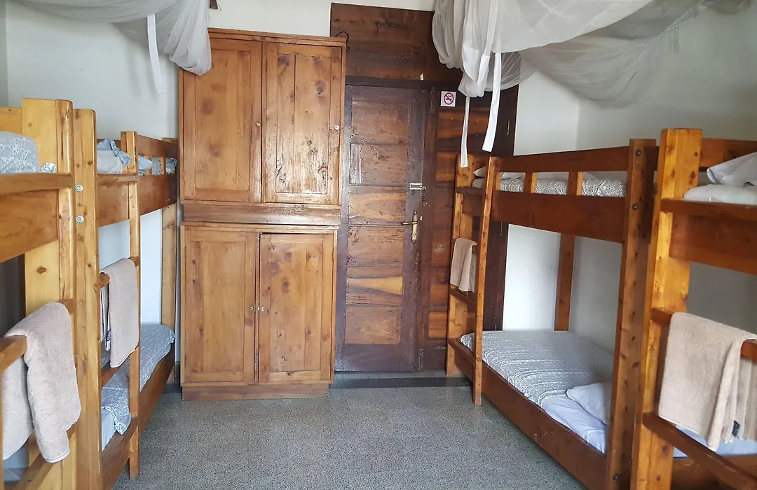 Q2 Bar & Guesthouse-1