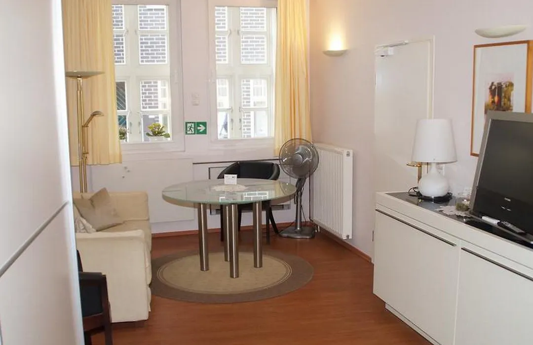 HOTEL alt lüneburger Kutscherstuben-1