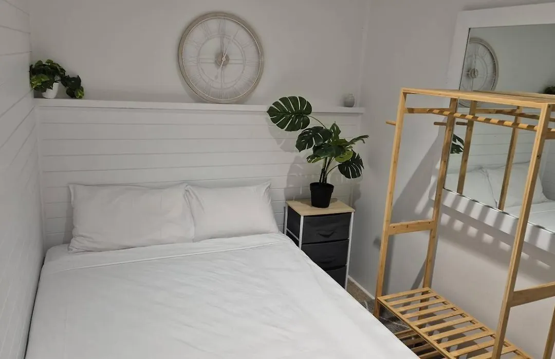 Tallow Beach Motel (Adults Only)-1