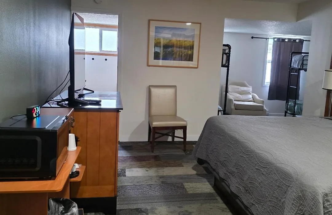 Shelton Inn-1