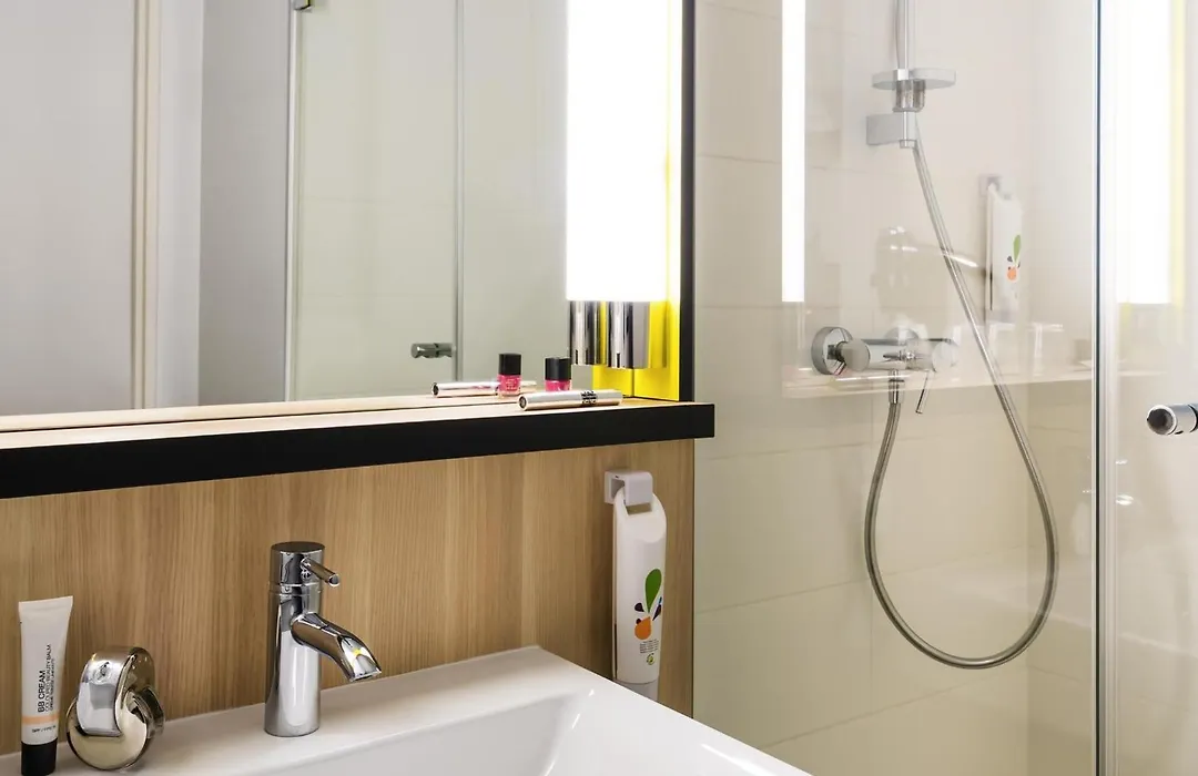 ibis Styles Guyancourt Versailles-1