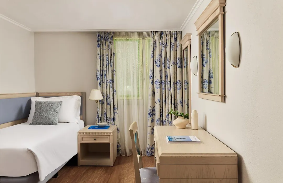 Titania Hotel-1