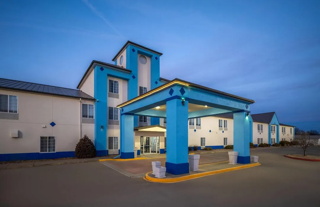 Days Inn By Wyndham Dodge City-1