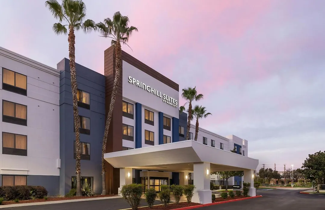 Springhill Suites Fresno-1