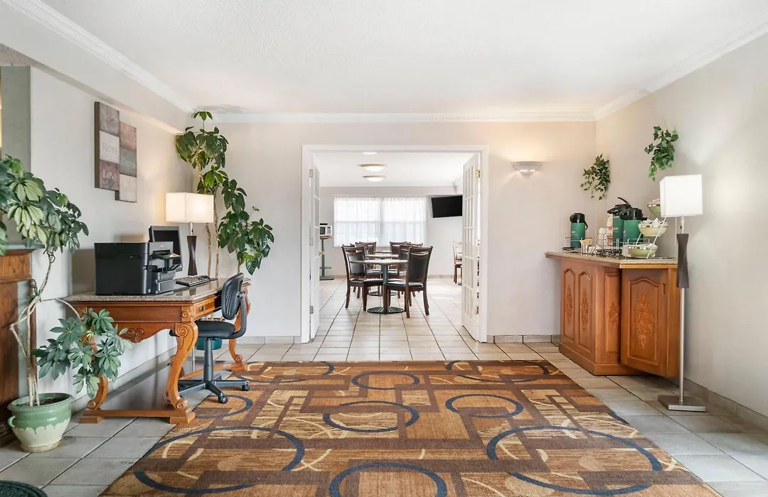 Quality Inn & Suites Manistique-1