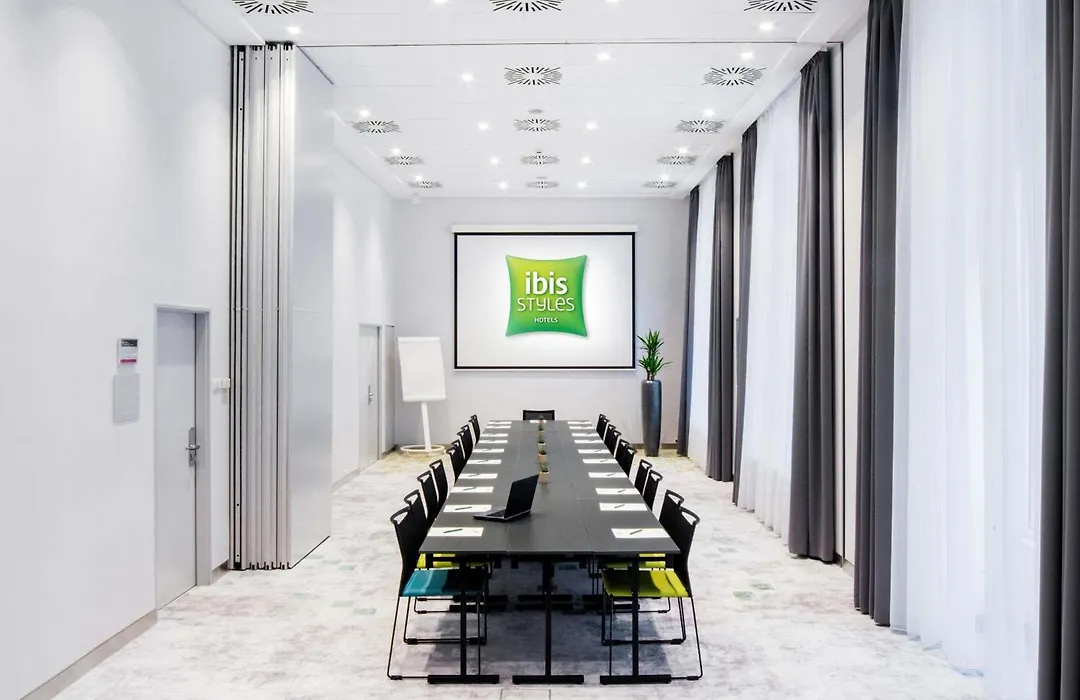 Ibis Styles Budapest Center-1