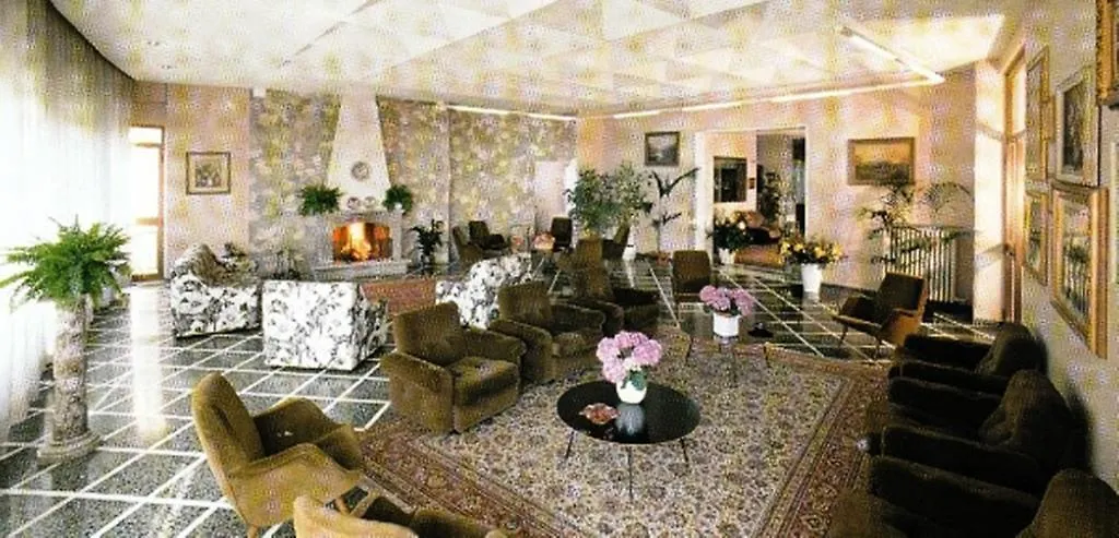 Hotel Astra-1