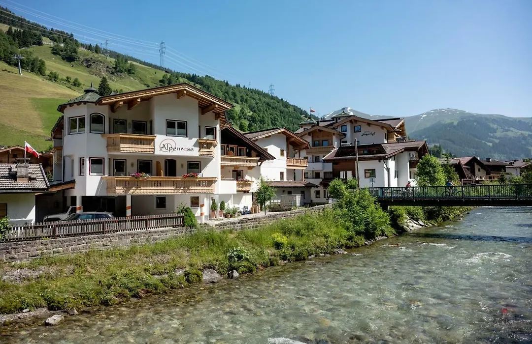 Alpenrose Hotel-Garni-1