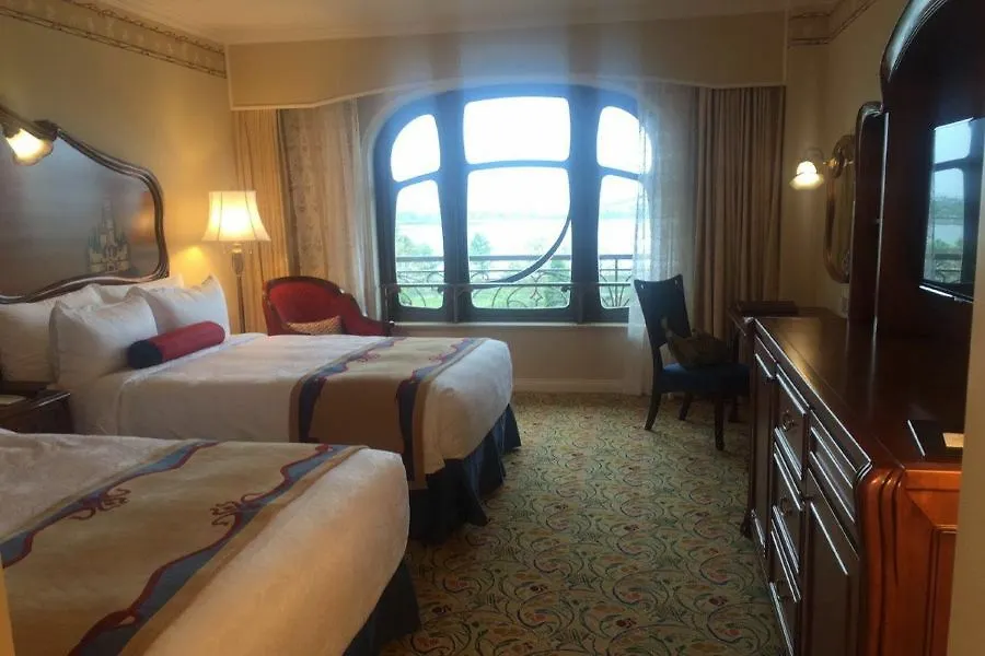 Disneyland Hotel-1