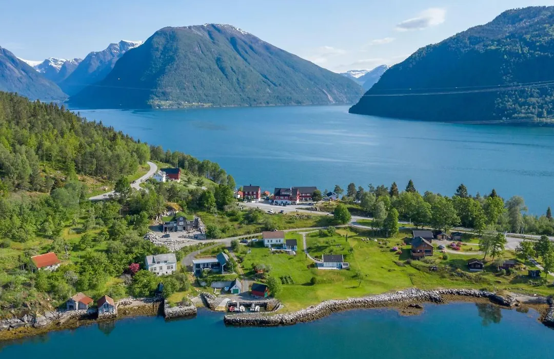 Dragsvik Fjordhotel (Adults Only)-1
