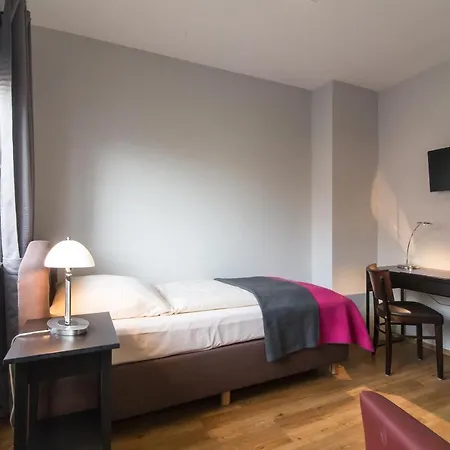 Hotel Klein Frankfurt East-2