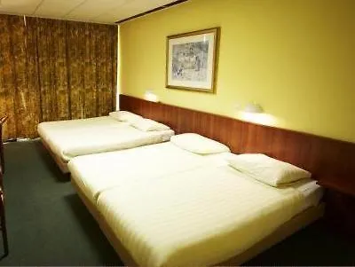 Hotel 74-3