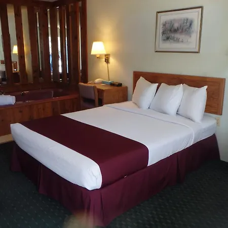 Americas Best Value Inn Saint Ignace-2