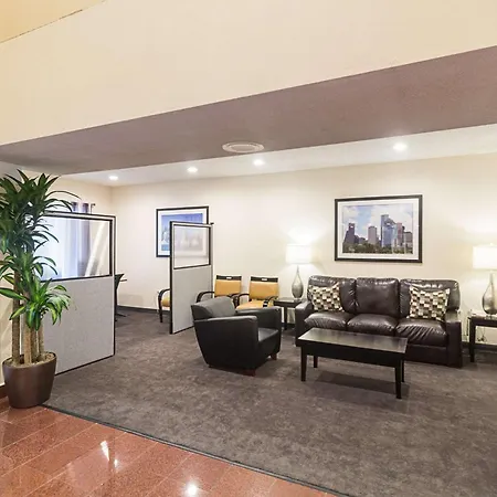 Quality Inn & Suites West Chase-2