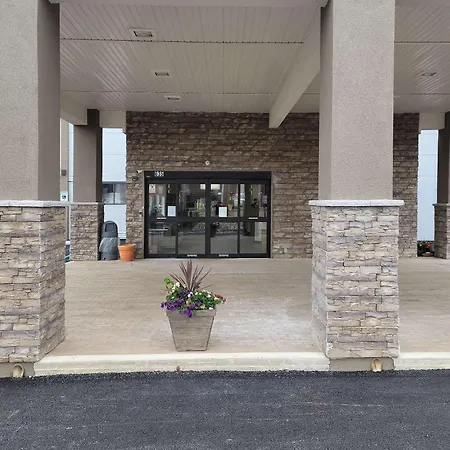 Comfort Inn & Suites Wyomissing-Reading-2