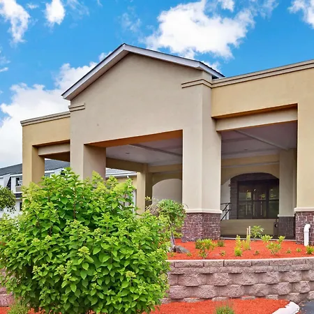 Ramada By Wyndham Kittery-2