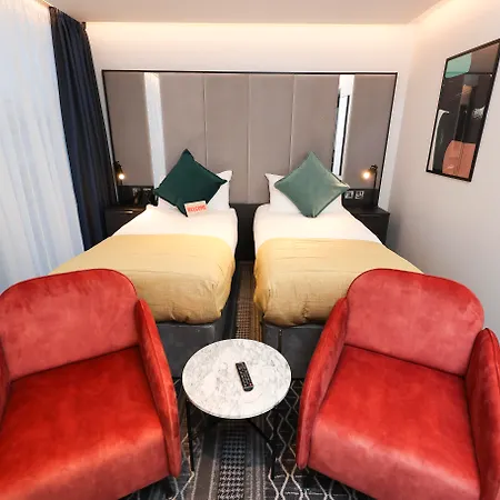 Marlin Hotel Stephens Green-3