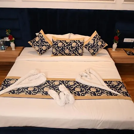 Hotel Diamond Villa & Banquet- Near Golden Temple-2