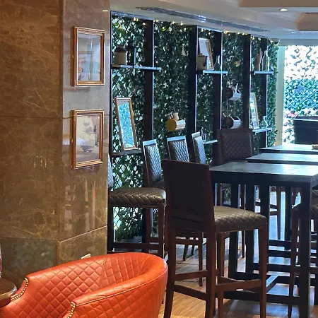 Ramada By Wyndham Doha Old Town-2