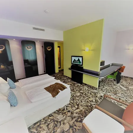 Styles Hotel Muenchen Messe-2