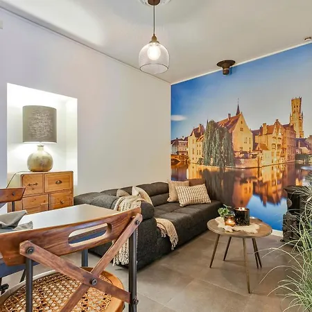 Huswell - Charming Getaway In The Historical City Center-2