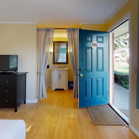 Breezeway Boutique Hotel-3