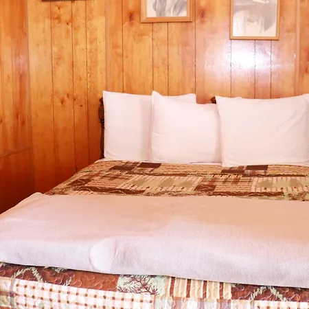 Stampede Cabin 3-2