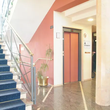 Hotel Maxim-3