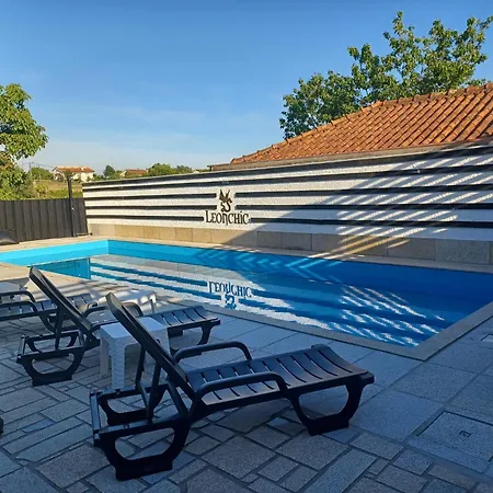 Leonchic - Guest House com Piscina de Água Salgada-2
