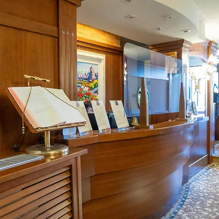 Hotel Santa Lucia-2