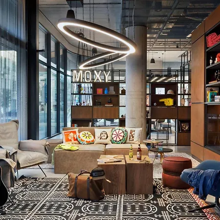 Moxy Kaunas Center-2