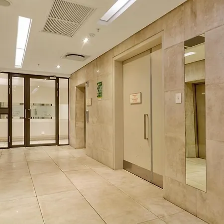 Sandton Skyline Luxury Space-2