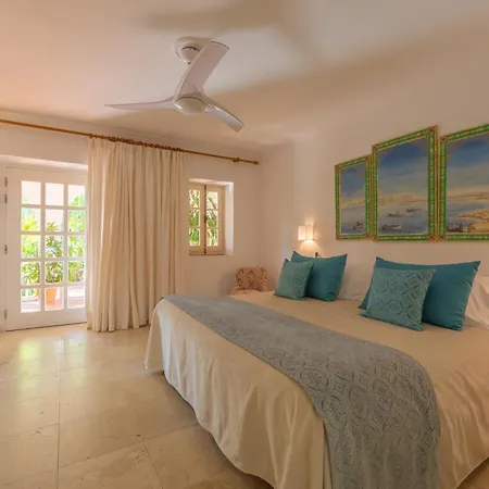 Hurricane Beach Hotel-3