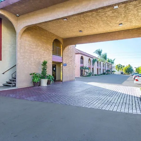 Rodeway Inn & Suites Colton-3
