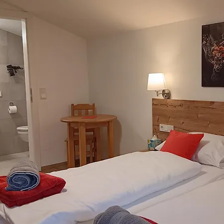 Haus Huber Zimmer und Apartments-2