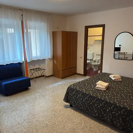 Hotel Benacus-2