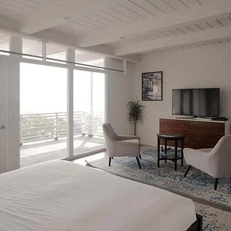 Hollywood Hills Hotel-2