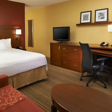 Courtyard By Marriott Louisville East-3