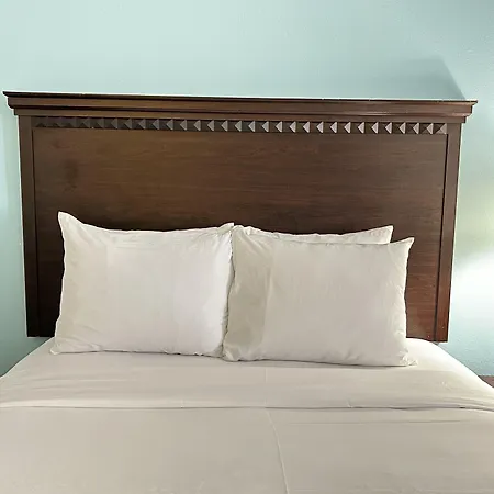 Clarion Inn & Suites Grand Rapids Airport-3
