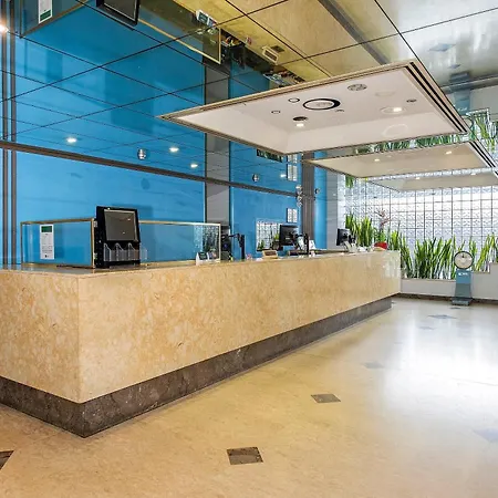 Quality Hotel Ambassador Perth-3