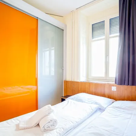 Easyhotel Basel - Self Service And Self Check-In-3
